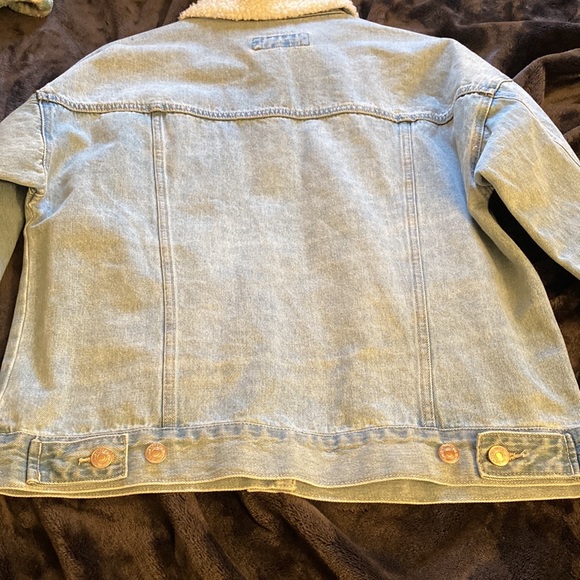 Forever 21 Denim jacket w/ Sherpa-lined collar - Picture 8 of 8